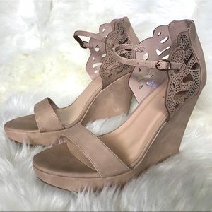 Jasmin Nude Cutout Wedges